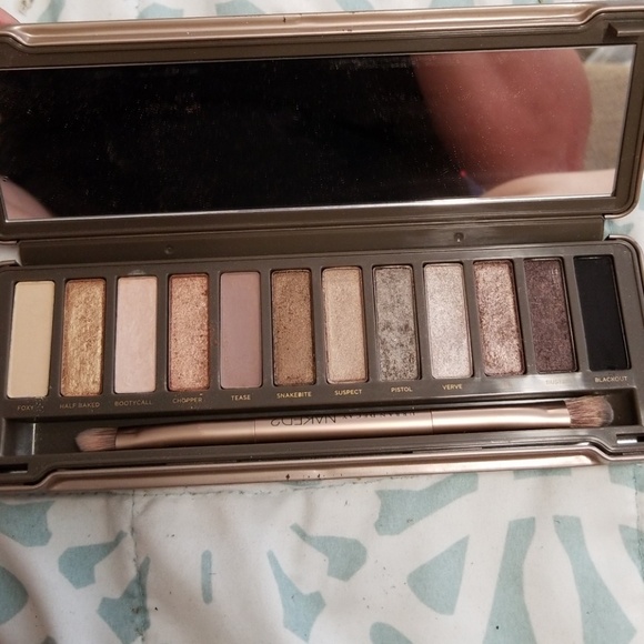 naked 2 - Picture 2 of 4